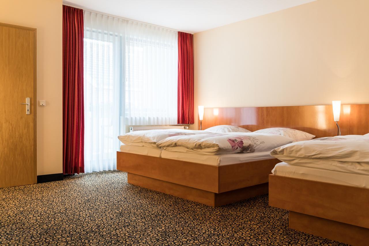 Hotel Matthias Gnarrenburg Exteriör bild