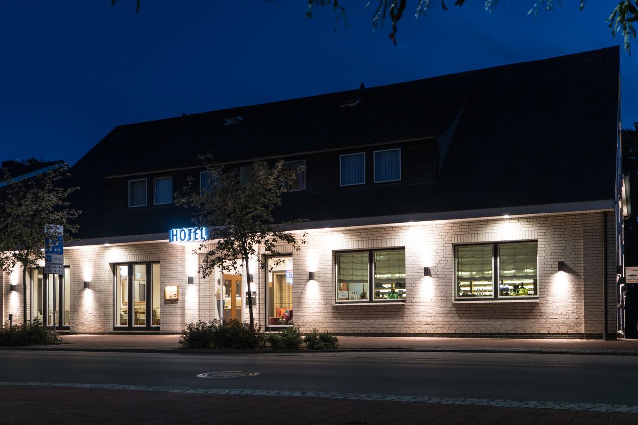 Hotel Matthias Gnarrenburg Exteriör bild